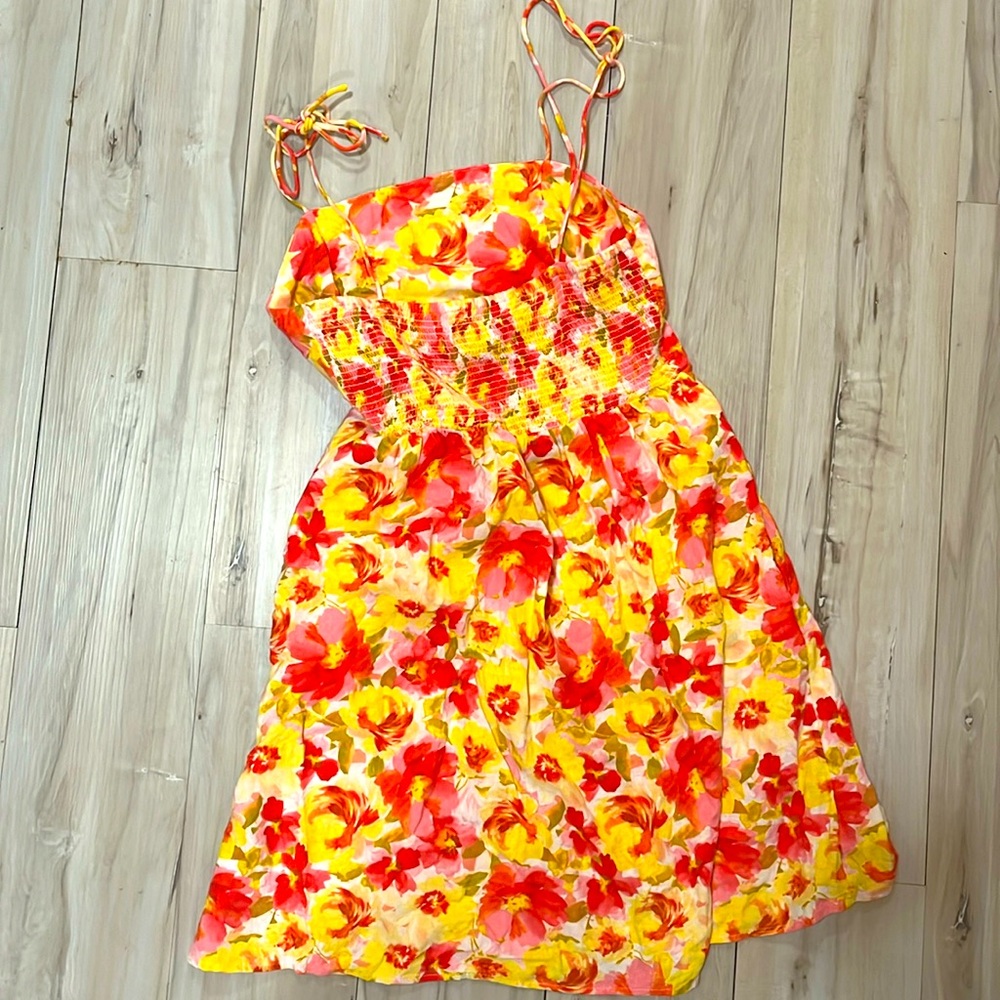 Old Navy pink and yellow maxi dress nwot, never worn